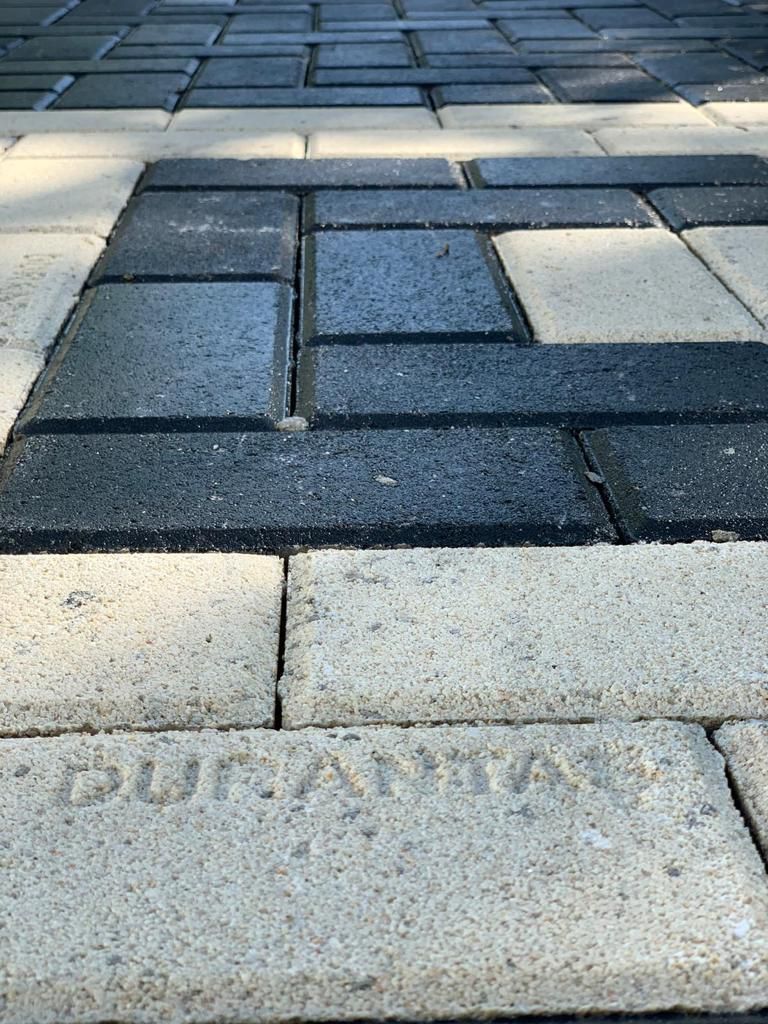 Kilit Taşı mı? Beton Zemin mi?
